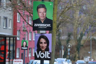 14.01.2025 Dortmund, Die Parteien haben ihre Plakataktionen begonnen. Plakate der SPD, CDU, FDP, Die Gr?nen, Volt und ML-stock-foto