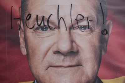 27.01.2025, Wahlplakate, N?rnberg: Wahlplakate zur Bundestagswahl 2025 in N?rnberg. Abgebildet ist ein Wahlplakat von Ol-stock-foto