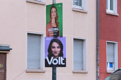 14.01.2025 Dortmund, Die Parteien haben ihre Plakataktionen begonnen. Plakate der SPD, CDU, FDP, Die Gr?nen, Volt und ML-stock-foto