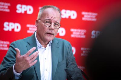 Pressekonferenz im Anschluss an die Gremiensitzung SPD im Willy-Brandt-Haus in Berlin-stock-foto
