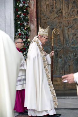 ITALY -  CARDINAL JAMES MICHAEL HARVEY OPENS THE HOLY DOOR OF THE BAILICA OF SAINT PAUL OUTSIDE THE WALLS , FOR THE JUBILEE, IN ROME  - 2025/1/5-stock-photo