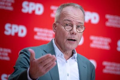 Pressekonferenz im Anschluss an die Gremiensitzung SPD im Willy-Brandt-Haus in Berlin-stock-foto