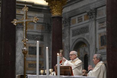 ITALY -  CARDINAL JAMES MICHAEL HARVEY OPENS THE HOLY DOOR OF THE BAILICA OF SAINT PAUL OUTSIDE THE WALLS , FOR THE JUBILEE, IN ROME  - 2025/1/5-stock-foto