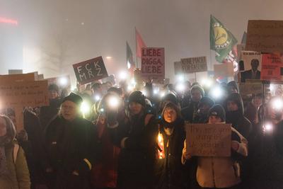 Demonstration gegen Rechtsextremismus und f?r Demokratie in Oldenburg, 01.02.2025-stock-foto