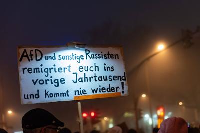 Demonstration gegen Rechtsextremismus und f?r Demokratie in Oldenburg, 01.02.2025-stock-foto