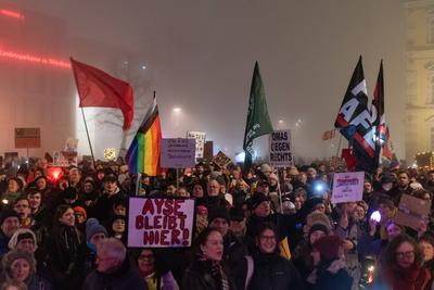 Demonstration gegen Rechtsextremismus und f?r Demokratie in Oldenburg, 01.02.2025-stock-foto