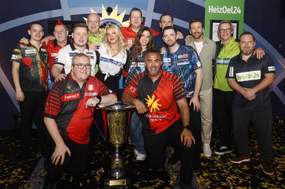 Ricardo Pietreczko, Peter Wright, Stephen Bunting, Michael van Gerwen, Evelyn Burdecki, Wolff-Christoph Fuss, Vanessa Mai, Patrick Owomoyela, Elmar Paulke, Luke Humphries, Christian D?ren, Simon Gosejohann, Axel Stein-stock-foto