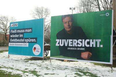 14.01.2025 Dortmund, Die Parteien haben ihre Plakataktionen begonnen. Plakate der SPD, CDU, FDP, Die Gr?nen, Volt und ML-stock-foto