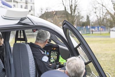 Pr?sentation neuer Polizeihubschrauber-stock-foto