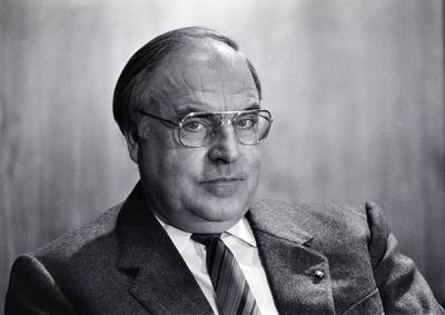 ca 1990 DEU Deutschland Bonn Dr Helmut Kohl Bundeskanzler der Bundesrepublik Deutschland bei-stock-foto