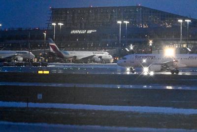 Eisregen am Stuttgarter Flughafen-stock-foto