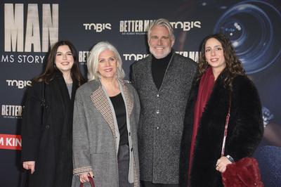 Birgit Schrowange mit Ehemann Frank Spothelfer und dessen T?chtern Daniela und Vanessa-stock-foto