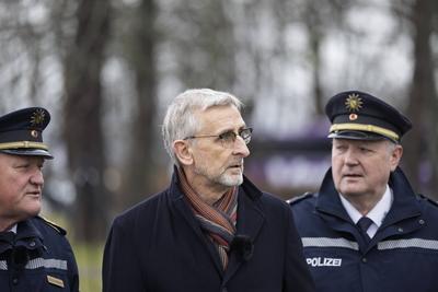 Pr?sentation neuer Polizeihubschrauber-stock-foto