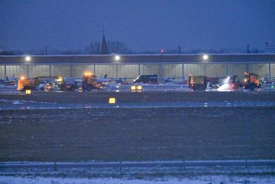 Eisregen am Stuttgarter Flughafen-stock-foto