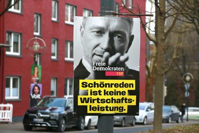 14.01.2025 Dortmund, Die Parteien haben ihre Plakataktionen begonnen. Plakate der SPD, CDU, FDP, Die Gr?nen, Volt und ML-stock-foto