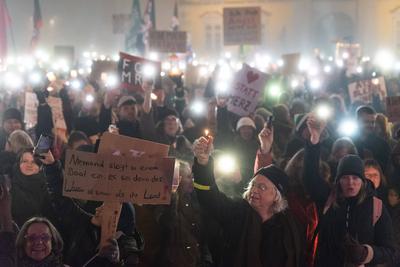 Demonstration gegen Rechtsextremismus und f?r Demokratie in Oldenburg, 01.02.2025-stock-foto