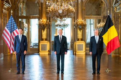 President Joe Biden poses for photos with King Phillipe of Belgium and the Prime Minister of Belgium Alexander De Croo o-stock-foto