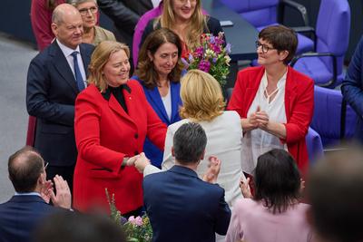 Julia Kloeckner zur Bundestagspraesidentin gewaehlt-stock-photo