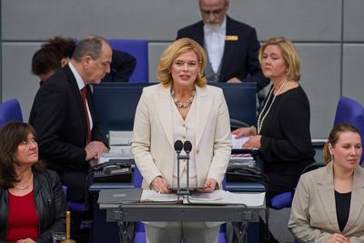 Julia Kloeckner zur Bundestagspraesidentin gewaehlt-stock-photo