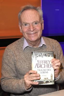 Jeffrey Archer bei einer Lesung aus seinem Roman Traum des Lebens bei der 59. M?nchner B?cherschau auf dem Literaturfes-stock-foto