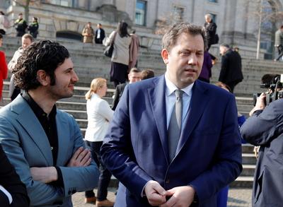 Hakan Demir, Lars Klingbeil, SPD, Deutschland, Berlin, Reichstag, SPD-Bundestagsfraktion, Solidarit?tsfoto f?r Ekrem Ima-stock-foto