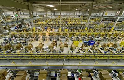 Blick in das Logistikzentrum von Amazon in Leipzig, aufgenommen am Mittwoch (26.03.14). RM001-stock-foto