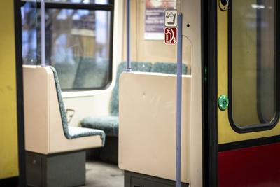 Eine leere S-Bahn steht am Ostbahnhof, hier ist heute die Endstation der S3. Heute ist der zweite Tag des Streiks der Lo-stock-foto