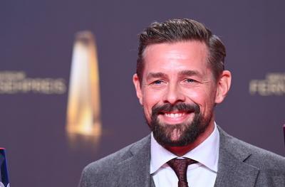 Moderator Klaas Heufer-Umlauf als Preistr?ger bei der Gala und Verleihung des Deutschen Fernsehpreis in K?ln. *** Presen-stock-foto