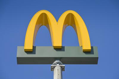 MC Donald? s, Sch?neberger Stra?e, Tempelhof, Tempelhof-Sch?neberg, Berlin, Deutschland *** MC Donald? s, Sch?neberger S-stock-foto