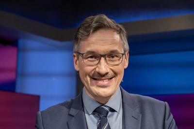 Maischberger aus K?ln am 26. M?rz 2025 zu Aufr?stung, Krisen, Klima und Pandemien.-stock-photo