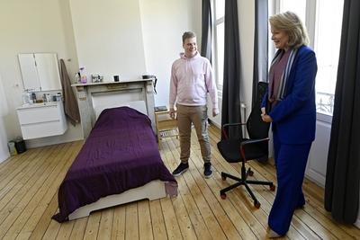 Queen Mathilde visits the Maison Auton'Home-stock-foto