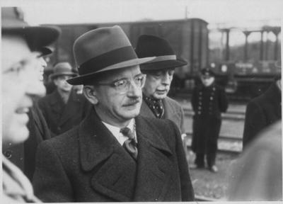 Arrival of the ESTE Unrira train with wheat Chancellor Leopold Figl at reception in Vienna. Copyright: xpiemagsx ausnl08-stock-foto