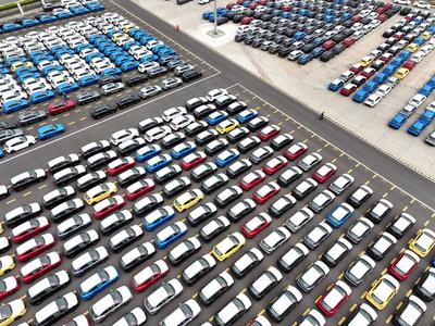 Lianyungang Port Vehicles Export-stock-foto