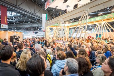 Leipziger Buchmesse 2025 Tag 1-stock-foto