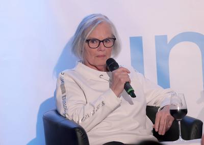 Charity-Talk, Unterhaltung am Meer zugunsten von UNICEF, Jubilaeum 20 Jahre Veranstalterin Rotraud Schwarz Timmendorfer-stock-photo