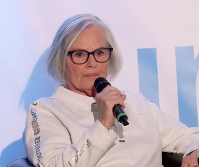 Charity-Talk, Unterhaltung am Meer zugunsten von UNICEF, Jubilaeum 20 Jahre Veranstalterin Rotraud Schwarz Timmendorfer-stock-photo