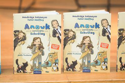 Hendrikje Balsmeyer liest aus ihrem neuen Buch Anouk-stock-foto