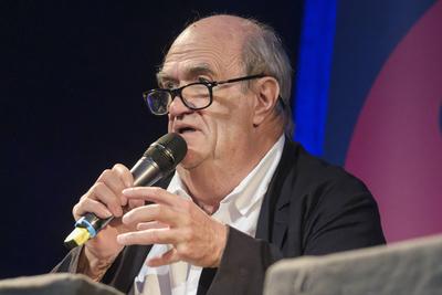 Der irischer Schriftsteller, Journalist und Literaturkritiker Colm Toibin, w?hrend einer Veranstaltung in der Kulturkirche anl?sslich der lit.COLOGNE *** The Irish writer, journalist and literary critic Colm Toibin, during an event at the Kulturkirche on the occasion of lit.COLOGNE-stock-foto