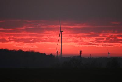 Feuerroter Abendhimmel in Baden-W?rttemberg-stock-foto