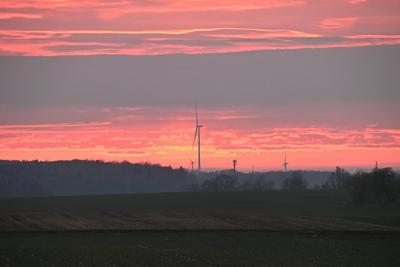 Feuerroter Abendhimmel in Baden-W?rttemberg-stock-foto