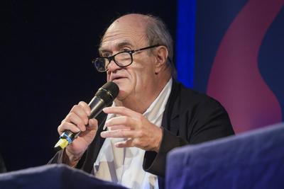 Der irischer Schriftsteller, Journalist und Literaturkritiker Colm Toibin, w?hrend einer Veranstaltung in der Kulturkirche anl?sslich der lit.COLOGNE *** The Irish writer, journalist and literary critic Colm Toibin, during an event at the Kulturkirche on the occasion of lit.COLOGNE-stock-foto