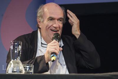 Der irischer Schriftsteller, Journalist und Literaturkritiker Colm Toibin, w?hrend einer Veranstaltung in der Kulturkirche anl?sslich der lit.COLOGNE *** The Irish writer, journalist and literary critic Colm Toibin, during an event at the Kulturkirche on the occasion of lit.COLOGNE-stock-foto