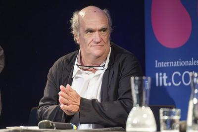 Der irischer Schriftsteller, Journalist und Literaturkritiker Colm Toibin, w?hrend einer Veranstaltung in der Kulturkirche anl?sslich der lit.COLOGNE *** The Irish writer, journalist and literary critic Colm Toibin, during an event at the Kulturkirche on the occasion of lit.COLOGNE-stock-foto