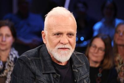 Nino de Angelo, S?nger, zu Gast in der NDR Talk Show, Fototermin am 28.3.2025 vor der Sendung im 3. Programm des NDR Fer-stock-photo