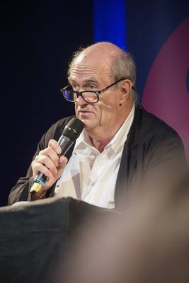Der irischer Schriftsteller, Journalist und Literaturkritiker Colm Toibin, w?hrend einer Veranstaltung in der Kulturkirche anl?sslich der lit.COLOGNE *** The Irish writer, journalist and literary critic Colm Toibin, during an event at the Kulturkirche on the occasion of lit.COLOGNE-stock-foto
