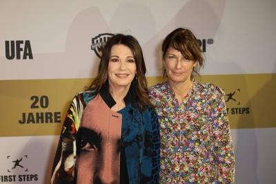 v.l. Iris Berben mit Sherry Hormann waehrend des 20. First Steps Awards 2019, der Deutsche Nachwuchspreis der Deutschen-stock-foto