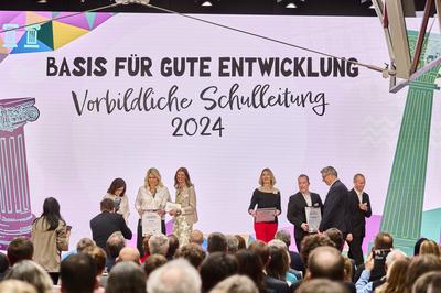 Deutscher Lehrkr?ftepreis - Vorbildliche Schulleitung-stock-photo