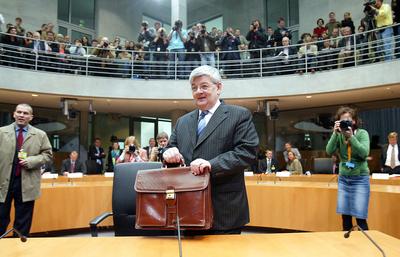 Fischer vor Visauntersuchungsausschuss Bundesaussenminister Joschka Fischer BUENDNIS 90/ DIE GRUENEN, aufgenommen vor Be-stock-photo