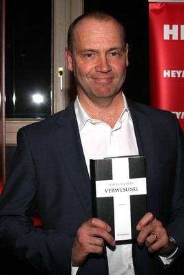 Lesung des Autors Simon Beckett Verwesung im Altonaer Theater, Hamburg, 21.03.2011, der britsche Autor Simon Beckett ***-stock-foto