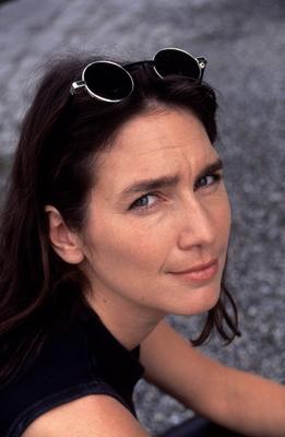 IRREN IST M?NNLICH D 1996 Sherry Hormann Thomas ein erfolgreicher Anwalt f?hrt mit seiner Frau-stock-photo